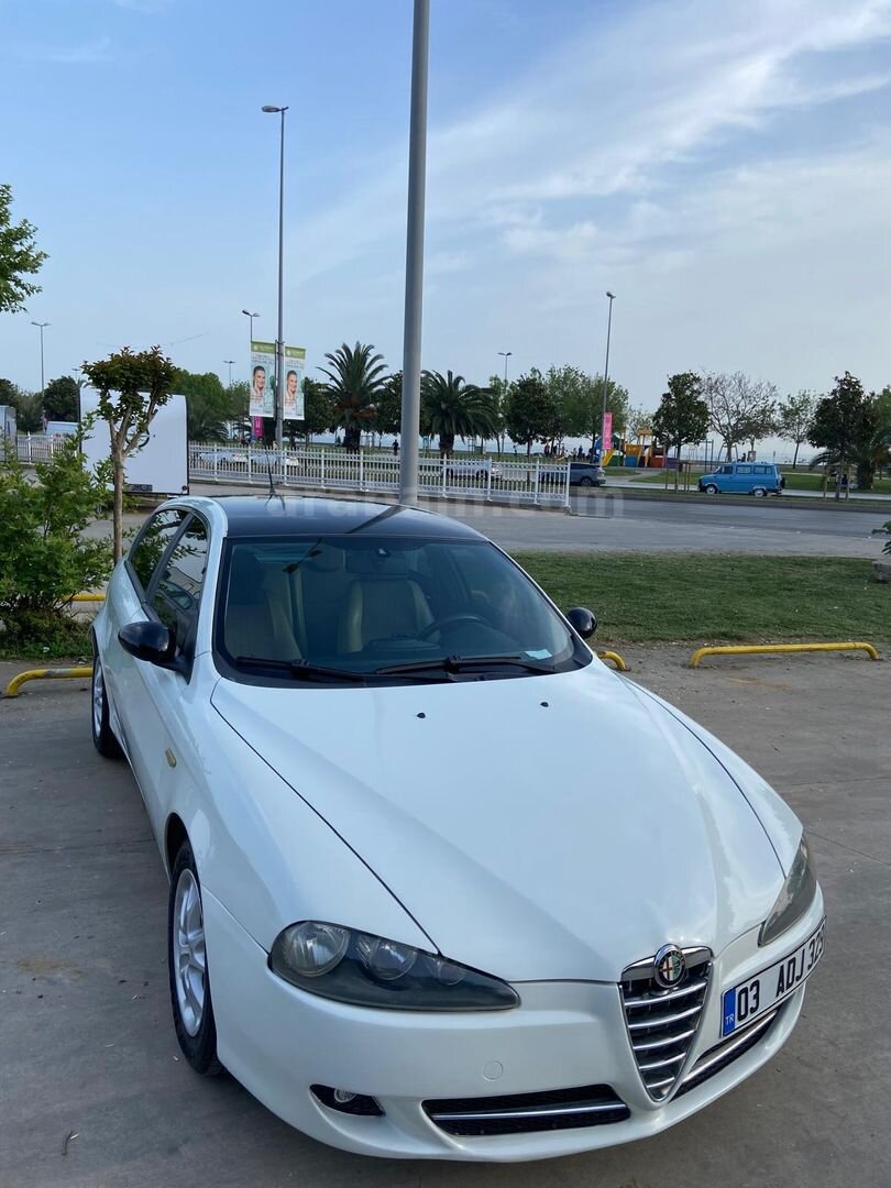 Sahibinden Alfa Romeo 147 1.6 TS Collezione 2009 Model İstanbul 207.000 km Beyaz 4