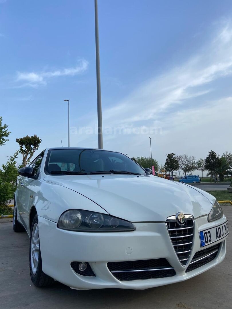 Sahibinden Alfa Romeo 147 1.6 TS Collezione 2009 Model İstanbul 207.000 km Beyaz 3