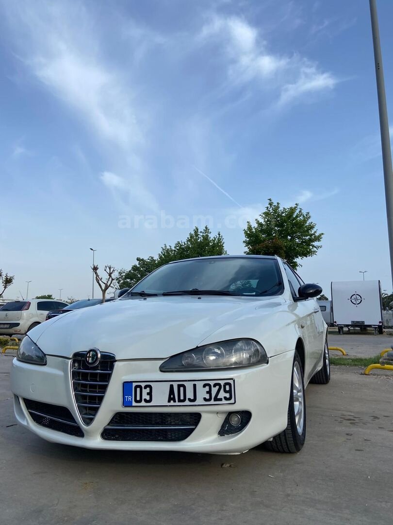 Sahibinden Alfa Romeo 147 1.6 TS Collezione 2009 Model İstanbul 207.000 km Beyaz 2