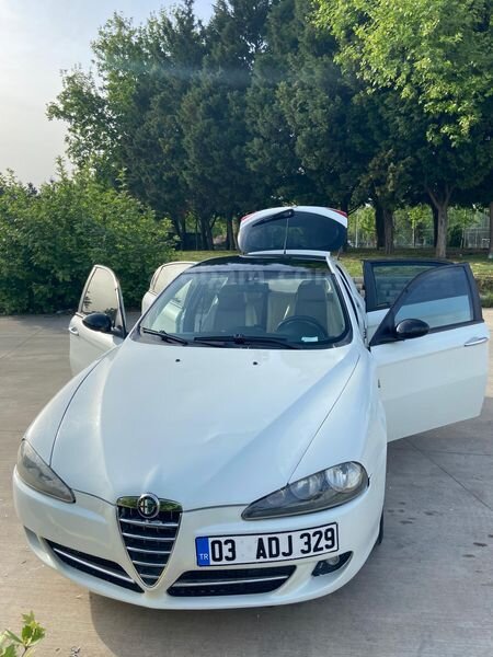 Sahibinden Alfa Romeo 147 1.6 TS Collezione 2009 Model İstanbul 207.000 km Beyaz