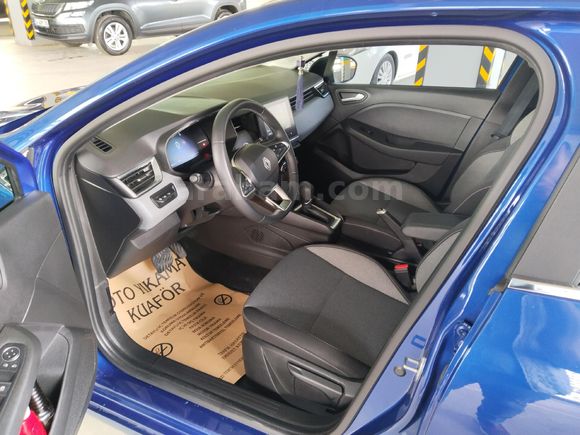 Sahibinden Renault Clio 1.0 TCe Evolution 2024 Model  21.000 km Mavi (metalik)