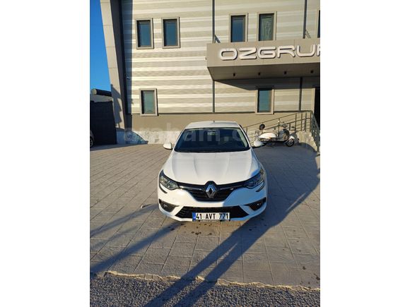 Sahibinden Renault Megane 1.5 Blue DCI Touch 2020 Model