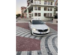 Sahibinden Skoda Octavia 1.6 TDI Optimal 2018 Model  166000 km Beyaz