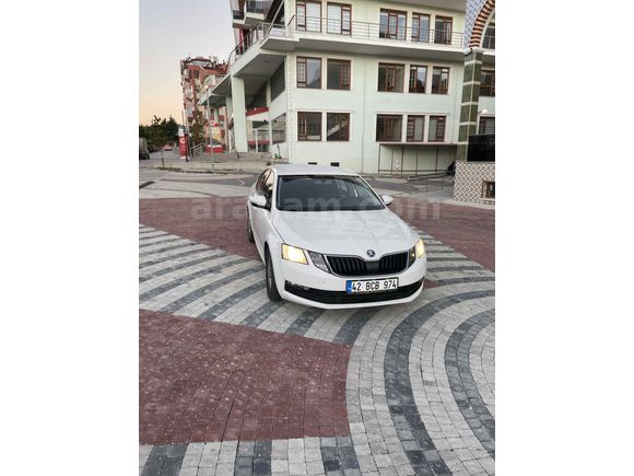 Sahibinden Skoda Octavia 1.6 TDI Optimal 2018 Model  166000 km Beyaz