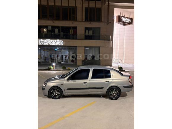 SAHİBİNDEN TERTEMİZ CLİO 2 SIFIR MOTOR SIFIR VİZE MODEL YÜKSELTECEGİM İÇİN SATILIK