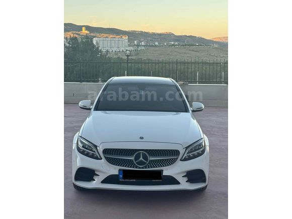 Sahibinden !!!ARAÇ ALDIĞIM iÇİN BU  FİYATA SATIYORUM  YOKSA EDERİ DAHA FAZLADIR!!!   Mercedes - Benz C 200 AMG 2018 Model  