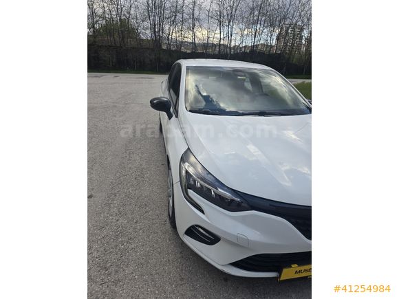 2022 Model Renault Clio 1.0 TCE X-Tronic- 100 bin km