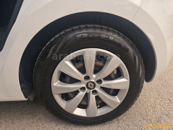 2022 Model Renault Clio 1.0 TCE X-Tronic- 100 bin km