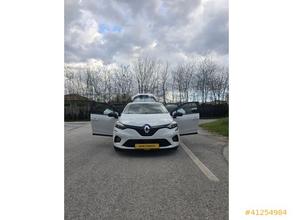 2022 Model Renault Clio 1.0 TCE X-Tronic- 100 bin km