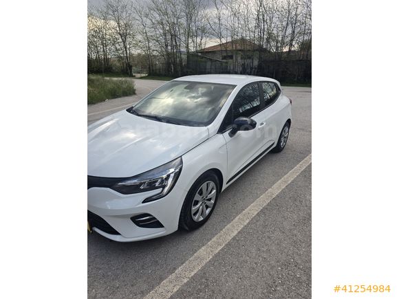 2022 Model Renault Clio 1.0 TCE X-Tronic- 100 bin km