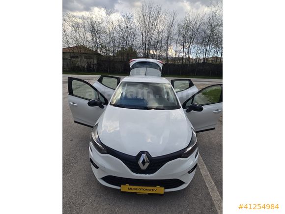 2022 Model Renault Clio 1.0 TCE X-Tronic- 100 bin km