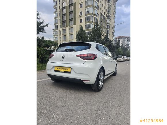 2022 Model Renault Clio 1.0 TCE X-Tronic- 100 bin km