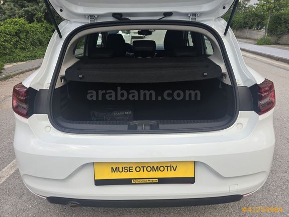2022 Model Renault Clio 1.0 TCE X-Tronic- 100 bin km
