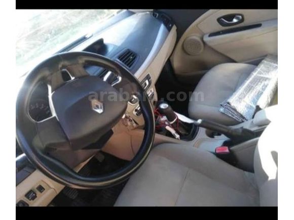 Sahibinden yeni muayeneli Renault Fluence 1.6 Expression 2010 Model   Gri (Gümüş)