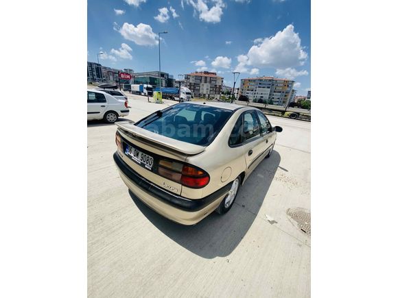 Sahibinden Renault Laguna 2.0 RXE 1998 Model 