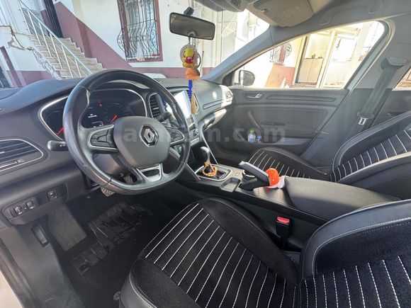 Sahibinden Renault Megane 1.3 TCe Joy 2021 Model 