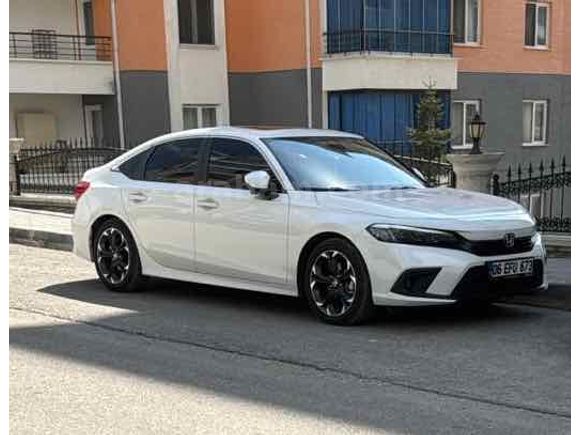 Sahibinden Honda Civic 1.5 i-VTEC Eco Executive Plus 2024 Model  13.000 km Beyaz