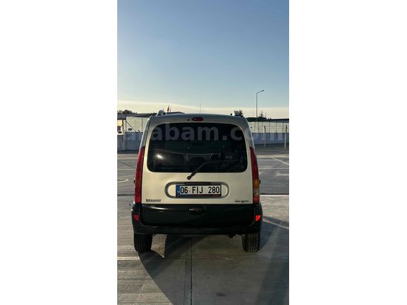 Son 3 Renault Kangoo Multix 1.5 dCi Authentique 2008 Model 