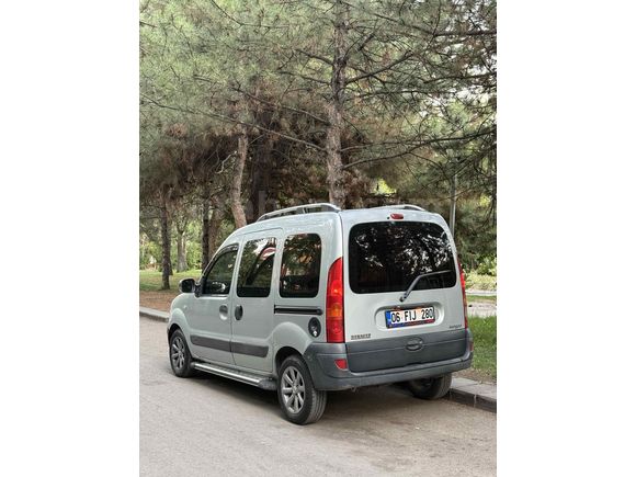 Son 3 Renault Kangoo Multix 1.5 dCi Authentique 2008 Model 