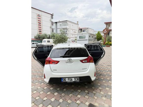 Sahibinden Toyota Auris 1.4 D-4D Active 2013 Model 