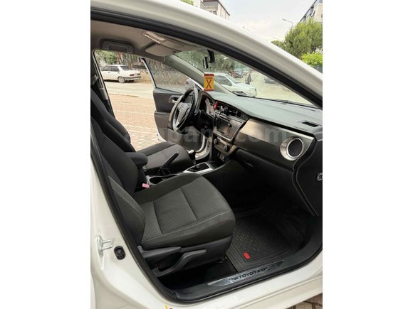 Sahibinden Toyota Auris 1.4 D-4D Active 2013 Model 