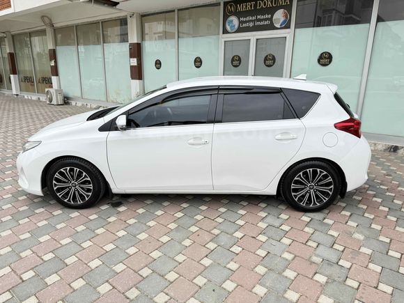Sahibinden Toyota Auris 1.4 D-4D Active 2013 Model 