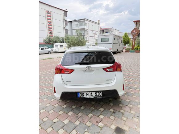 Sahibinden Toyota Auris 1.4 D-4D Active 2013 Model 
