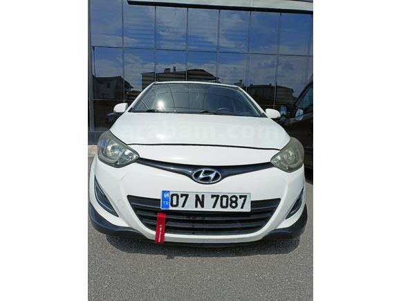 Sahibinden Hyundai i20 1.4 CRDi Sense 2012 Model  178.000 km Beyaz