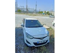 Sahibinden Hyundai i20 1.4 CRDi Sense 2012 Model  178.000 km Beyaz