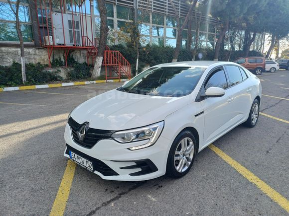 ( A DAN Z YE FULL YENİ BAKIMLI)Renault Megane 1.5 DİZEL EDC OTOMATİK 2022 Model DÜŞÜK KM