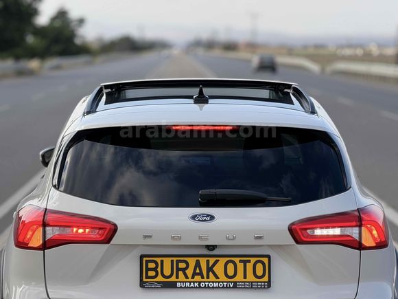 FORD FOCUS 1.5 EcoBlue ALMAN PAKET CAM TAVAN 60  BİNDE FULL + FULL