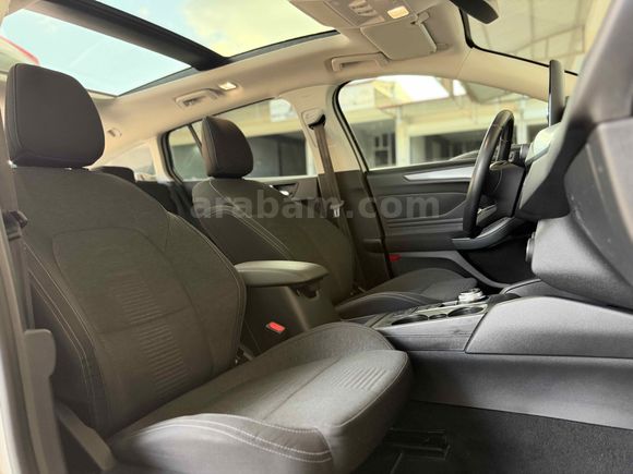 FORD FOCUS 1.5 EcoBlue ALMAN PAKET CAM TAVAN 60  BİNDE FULL + FULL