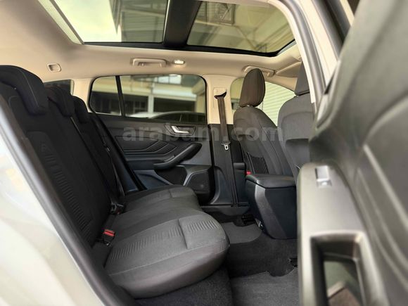FORD FOCUS 1.5 EcoBlue ALMAN PAKET CAM TAVAN 60  BİNDE FULL + FULL