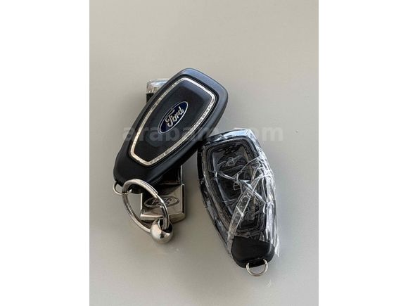 FORD FOCUS 1.5 EcoBlue ALMAN PAKET CAM TAVAN 60  BİNDE FULL + FULL