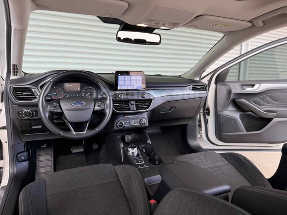 FORD FOCUS 1.5 EcoBlue ALMAN PAKET CAM TAVAN 60  BİNDE FULL + FULL