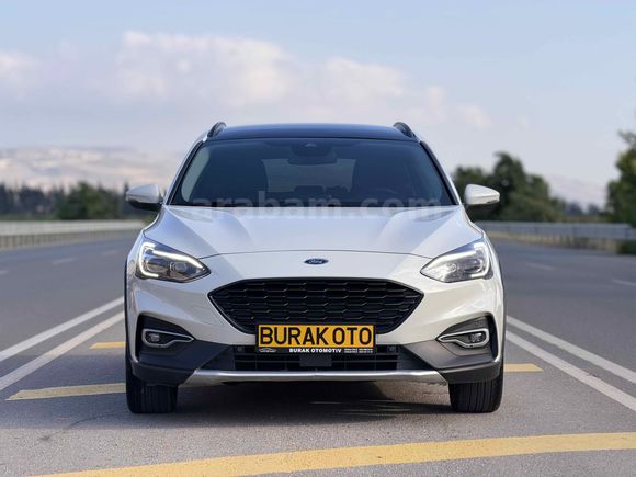 FORD FOCUS 1.5 EcoBlue ALMAN PAKET CAM TAVAN 60  BİNDE FULL + FULL