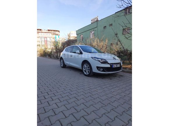 Sahibinden Renault Megane 1.5 dCi Icon 2013 Model  220.000 km Beyaz