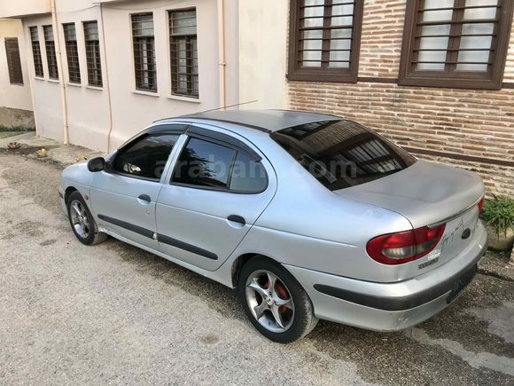Sahibinden Renault Megane 1.9 DTi RTE 2000 Model 