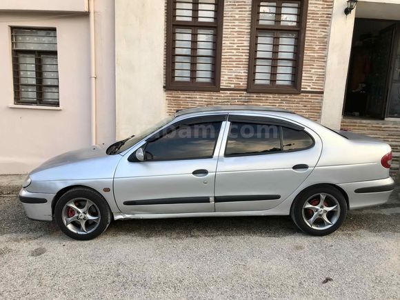 Sahibinden Renault Megane 1.9 DTi RTE 2000 Model 