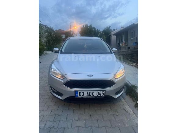 Adliye Çalışanından Düşük Kilometreli Focus