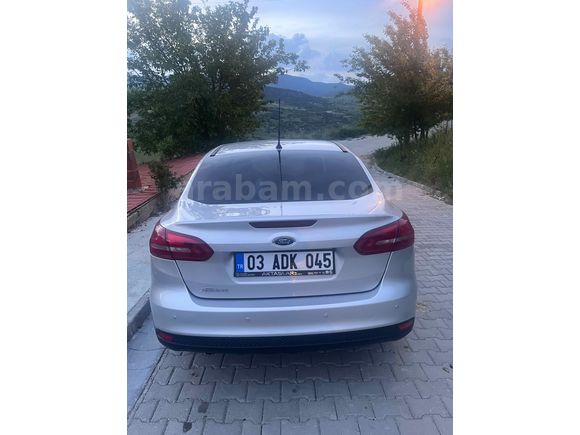 Adliye Çalışanından Düşük Kilometreli Focus
