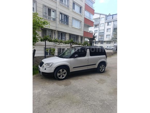 Sahibinden Skoda Yeti 1.6 TDI Elegance  2012 Model  300.000 km Beyaz