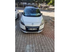 Sahibinden Renault Scenic 1.5 dCi Privilege 2012 Model  175.000 km Beyaz