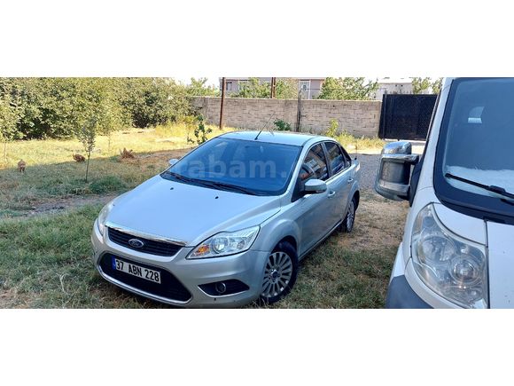 Sahibinden Ford Focus 1.6 Comfort 2011 Model  696.000 km Gri