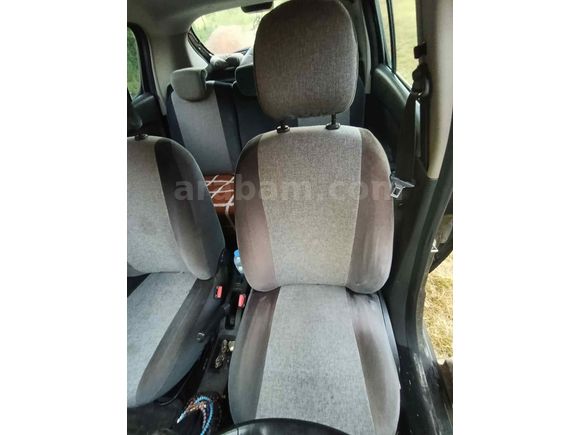 ilk Sahibinden Dacia Sandero Makyajlı Kasa