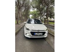 Sahibinden Hyundai i20 1.4 MPI Style 2018 Model  126.000 km Beyaz