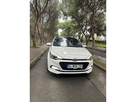 Sahibinden Hyundai i20 1.4 MPI Style 2018 Model  126.000 km Beyaz