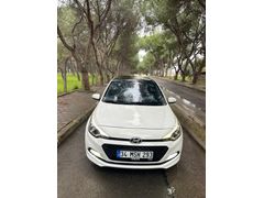 Sahibinden Hyundai i20 1.4 MPI Style 2018 Model  126.000 km Beyaz