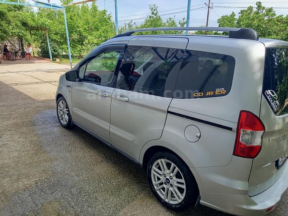 Sahibinden Ford Tourneo Courier 1.6 TDCi Titanium Plus 2017 Model