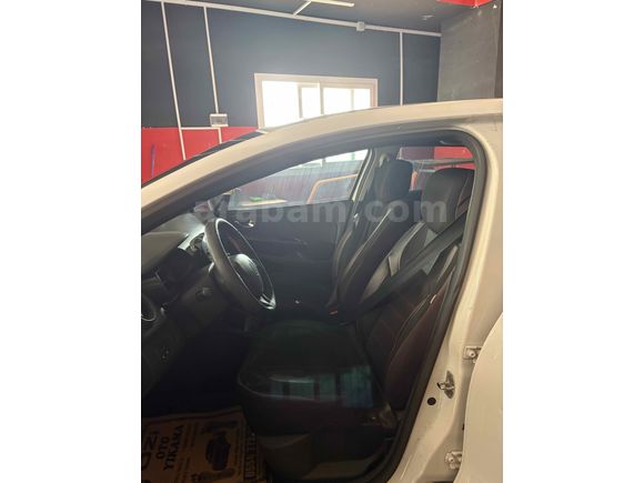 Sahibinden Renault Clio 1.2 Icon 2013 Model  295.000 km Beyaz